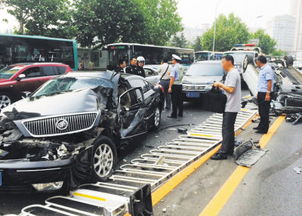 车让人划了走车损险 车划险车滑险 