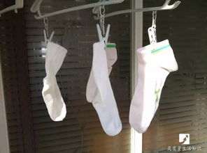 白袜子怎么洗才能变白,一招洗净白袜子，