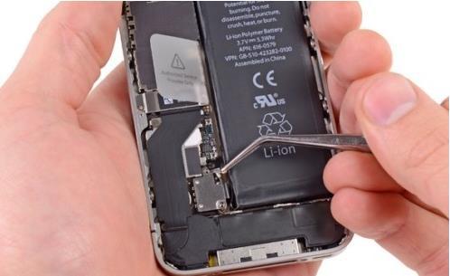iphone4s拆机是电池冒火花还有用吗 