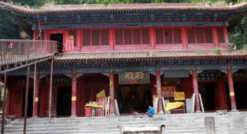 中国最接地气的寺庙,各路神仙齐聚一堂,村民花钱就能 定制