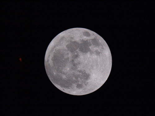 如何拍摄满意的月亮照片 成都摄影培训吴英楠老师告诉你