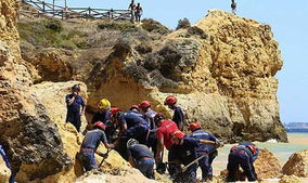 葡萄牙海滨浴场崖岩坍塌5人死亡多人失踪 组图 