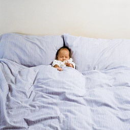 新生儿第一月要枕枕头,新生儿睡觉需要枕枕头吗？