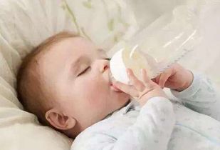 婴儿吃奶时呛奶？婴儿什么时候容易呛奶