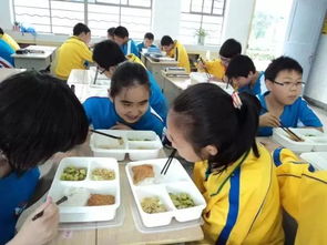 安徽中小学校午餐,校长要陪学生一起吃