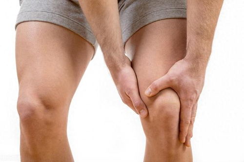 膝盖内侧疼痛的原因有三种,髌骨滑膜炎