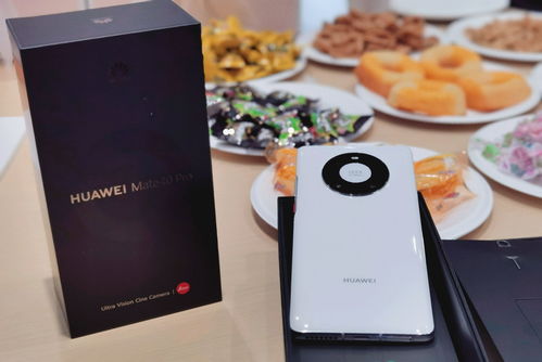 华为Mate40系列国内发布 Huawei Card“金”喜不断！