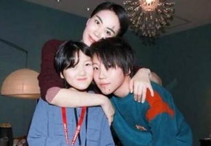 看了18岁王菲的旧照,网友 终于明白谢霆锋为啥选择大11岁的她了