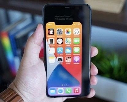 我想买IPHONE4 可是有人跟我说再等几月5就出来 如果5上市后IPHONE4会不会降价？