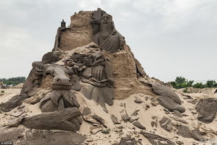 郑州黄河边现大量荒废沙雕 艺术品遭破坏 