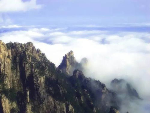 黄山归来不看山全诗，“五岳归来不看山,黄山归来不看岳”出自谁的诗