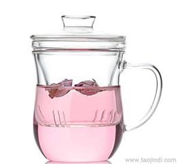 茶花塑料水杯可以放开水吗 泡花茶用塑料杯子可以吗