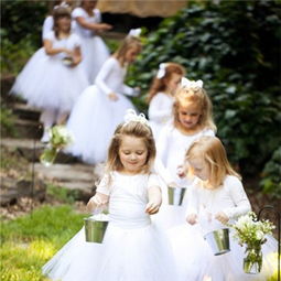 婚礼礼服 如何选择小花童的礼服呢