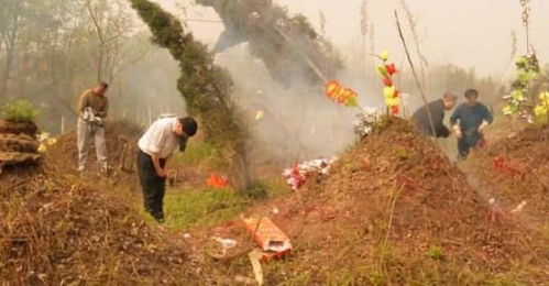 棺木在地下,坟墓上为何要堆一个小土堆 原来这里面暗藏大讲究