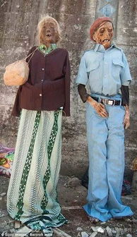 头条 奇葩印尼风俗 挖出亲人尸体梳洗打扮