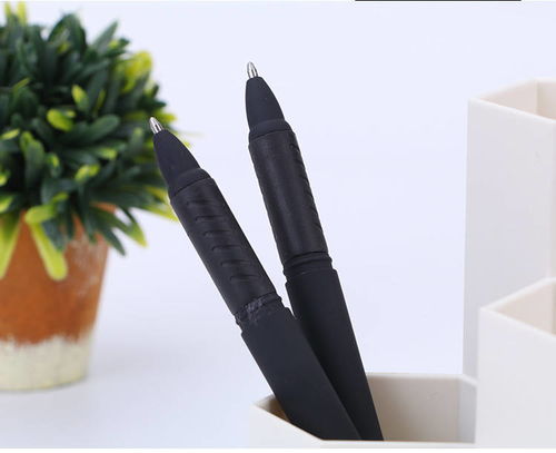 1.0中性笔黑色签字笔子弹头练字笔书法笔学生办公用品水性笔批发