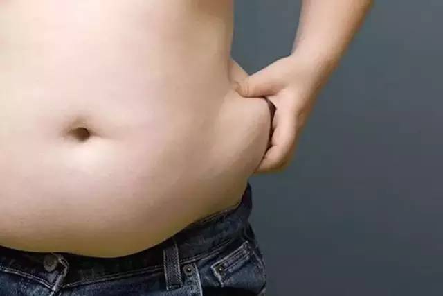 吃什么减肚子脂肪最快,腰腹赘肉多导致肚子大，怎么才能减掉肚子脂肪，恢复标准身材