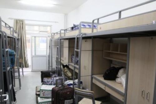 中央民族大学研究生的住宿怎样 几人间 宿舍内有卫生间吗 