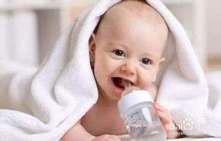 宝宝喝水就吐怎么办 宝宝不爱喝水的解决办法