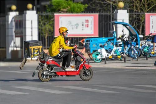 现在北京电动车牌转让价格曝光：省钱神器还是坑人陷阱？  