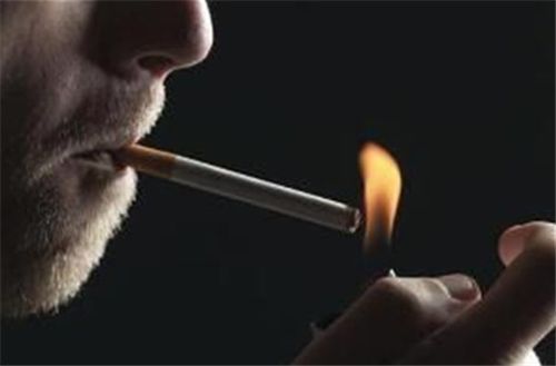 吸烟的人一定比不吸烟的人寿命短 英国研究了50年,得出一个结论