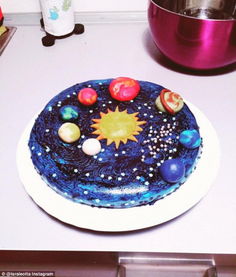 一口吃掉银河系 星空蛋糕 当上甜品界网红啦