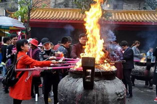 为什么很多人要在除夕晚上去寺庙烧香有什么典故和讲究吗(为什么过年要去寺庙)