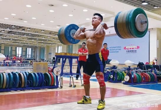 陕西现举重教练 吕小军虽然取得了举重81公斤级的*** 但是中断举重去运送货物