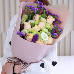 送女朋友送什么颜色的花,浪漫之选送女朋友最温馨的花，选这几种颜色准没错！
