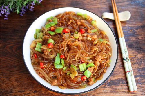 餐馆炒粉条爽滑好吃,在家炒就粘锅,原来是我们少做了这一步骤