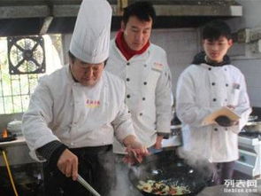 武汉市学厨师,在武汉想学烹饪，去哪个学校好呢？