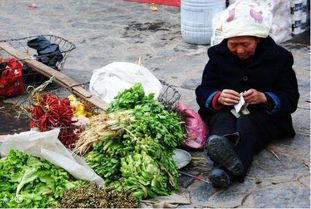 为啥人们宁可去超市买贵菜,也不愿意买农村老人的菜 大家都不傻