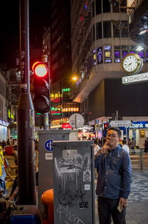 实拍香港的夜晚 年轻人满脸麻木,七八十岁的老人还在为生活打拼