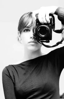 女生适合学摄影吗,就现在社会而言,女孩子学摄影有前途吗?