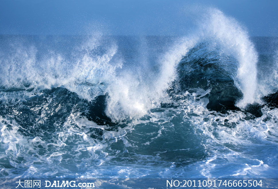 海浪怎么弄好看(大海怎么拍好看)(海浪怎么拍打着海岸)