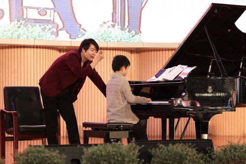 跟郎朗学钢琴 全国师资培训班在深圳举行 