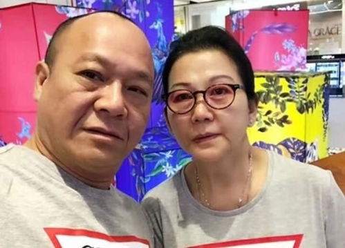 有排面 吴志雄女儿出嫁,婚礼大牌众星云集,新娘手戴12个金手镯