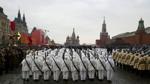 莫斯科保卫战阅兵视频,再现历史场景。
