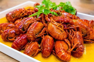 油焖小龙虾的做法窍门 吃小龙虾你喜欢油焖，蒜蓉还是清蒸？ 