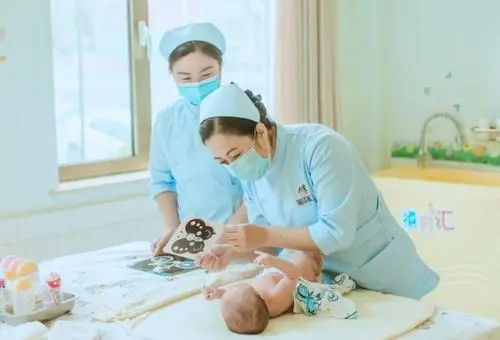 时尚妈咪母婴护理师学校怎么样,母婴培训机构排行榜