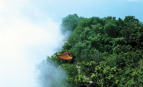 山势陡险峻拔,拔地擎天的天门山