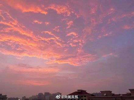 太浪漫 北京天空粉红色海浪晚霞