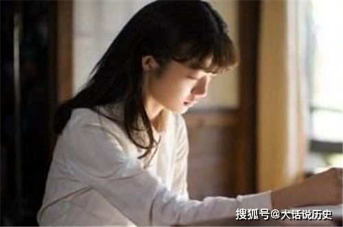 23岁娶32岁才女,相濡以沫6年,才女难产去世,他孤身活到74岁