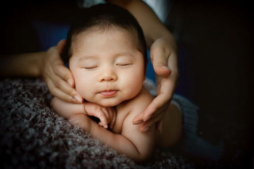 宝宝头型畸形,可能会造成歪脖,宝妈用四种方法,帮宝宝恢复健康