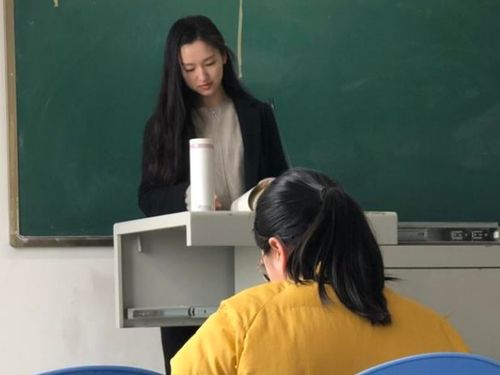 为什么大学所见到的英语老师,多半是漂亮的女老师