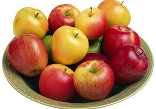 秋天有什么水果,1. 苹果：苹果是秋天最常见的水果之一，它们通常在9月至11月之间成熟